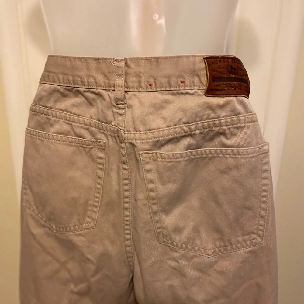 Lauren Jean Co. - Woman’s (classic mid calf) capri khaki jeans, Size: 8P